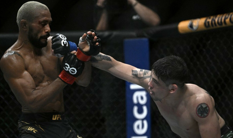 Видео. Брэндона Морено еле спасли от разъяренных фанатов за оскорбление Бразилии после победы на UFC 283