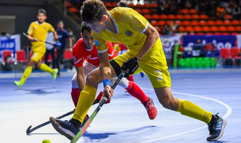 Казахстан разгромно уступил Нидерландам на чемпионате мира по хоккею на траве в помещении