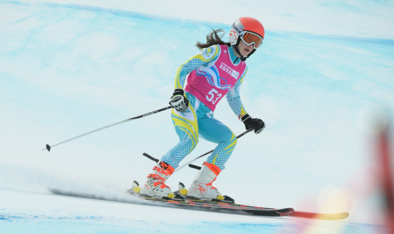 Казахстанка Александра Троицкая завоевала «золото» в слаломе на FIS-старте в Орловке