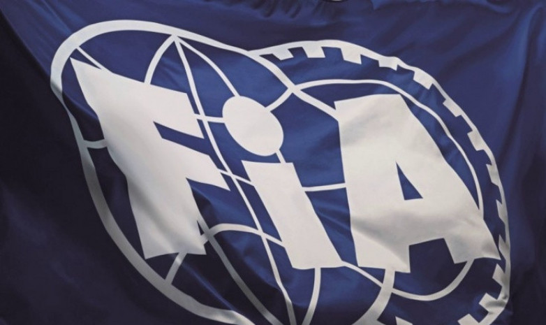 ФИА изменила правила общения гонщиков Формулы-1 по радио