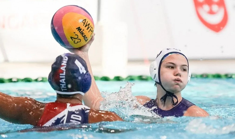 Женская сборная Казахстана одержала вторую победу на чемпионате Азии по водному поло