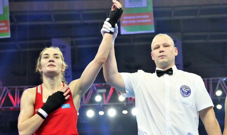 Казахстанская боксерша избила и отправила соперницу в нокдаун на ЧМ-2023 