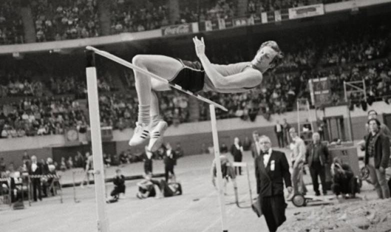 Ушел из жизни легендарный спортсмен, создавший современную технику прыжков в высоту