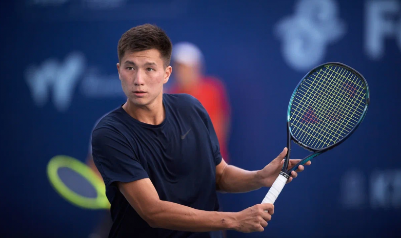 Казахстанский теннисист пробился в четвертьфинал турнира в Швейцарии