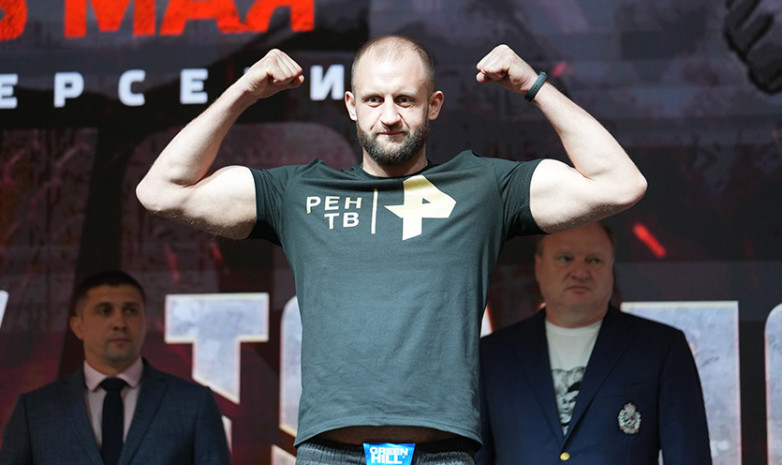 Третий брат Емельяненко выиграл дебютный бой в MMA
