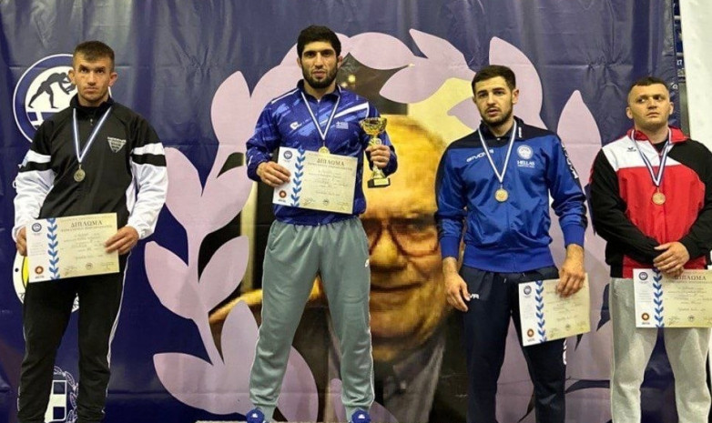 Даурен Куруглиев стал чемпионом Греции по вольной борьбе