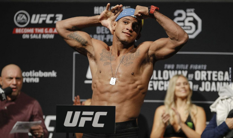 «Движения ограничены». Бразильский боец UFC рассказал о своем восстановлении после боя со сбежавшим от Рахмонова файтером 