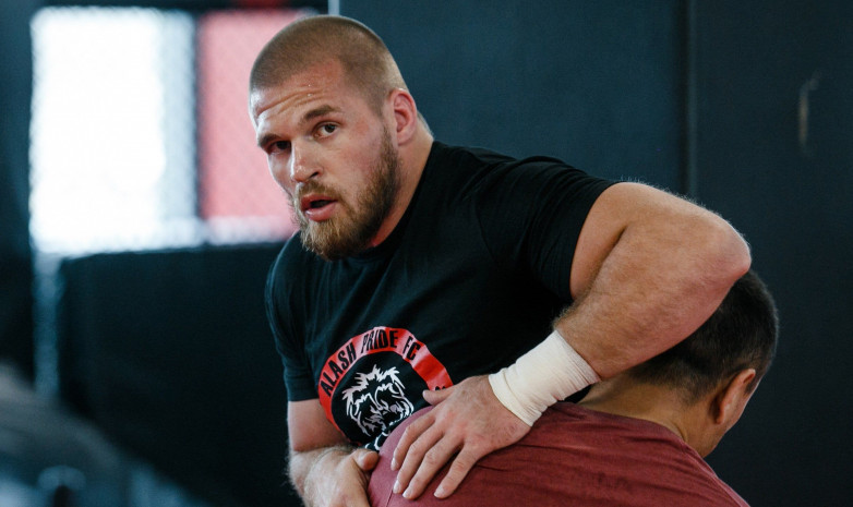 Артем Резников: «Меня не устраивает стандартный контракт UFC»