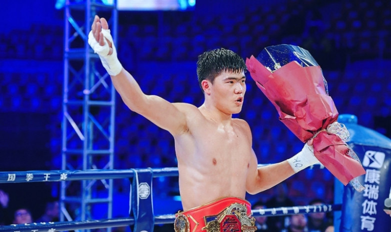 Казахскому боксеру с серебряной медалью на чемпионате мира подарили сертификат на 12 миллионов тенге