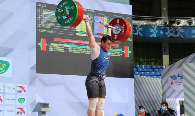 Нургиса Адилетулы стал чемпионом Азии по тяжелой атлетике