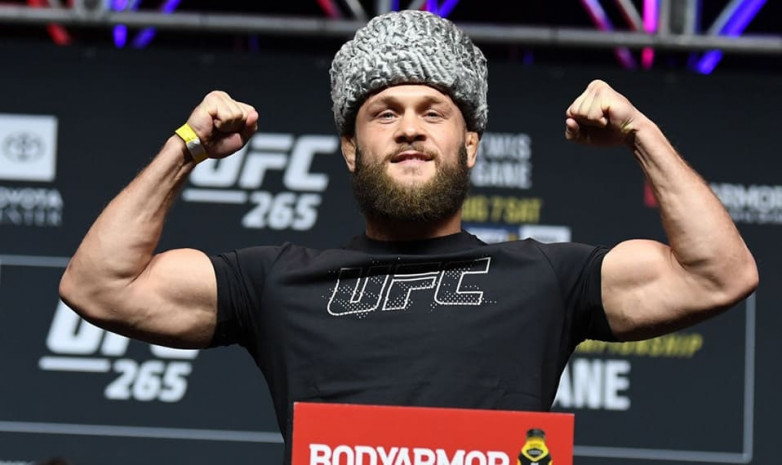 Уроженец Казахстана из UFC назвал условие боя с Матеушем Гамротом