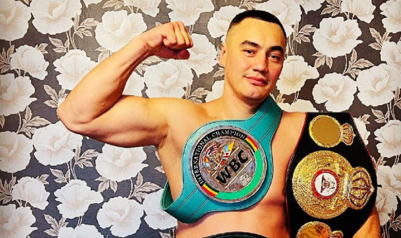 У непобежденного казахстанского боксера сорвался бой в США