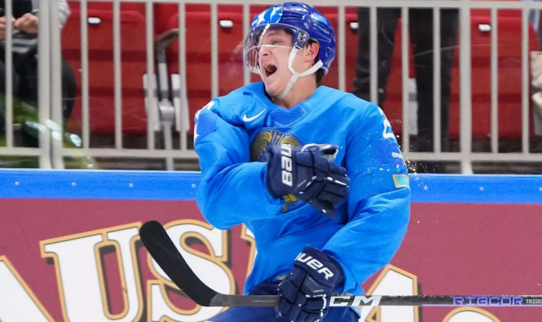 Известна зарплата восходящей звезды казахстанского хоккея в топ-клубе КХЛ