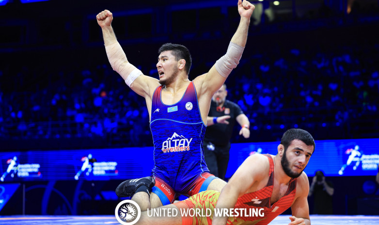 ВИДЕО. Казахстанский борец вырвал медаль ЧМ на последних секундах и лицензию на Олимпиаду-2024