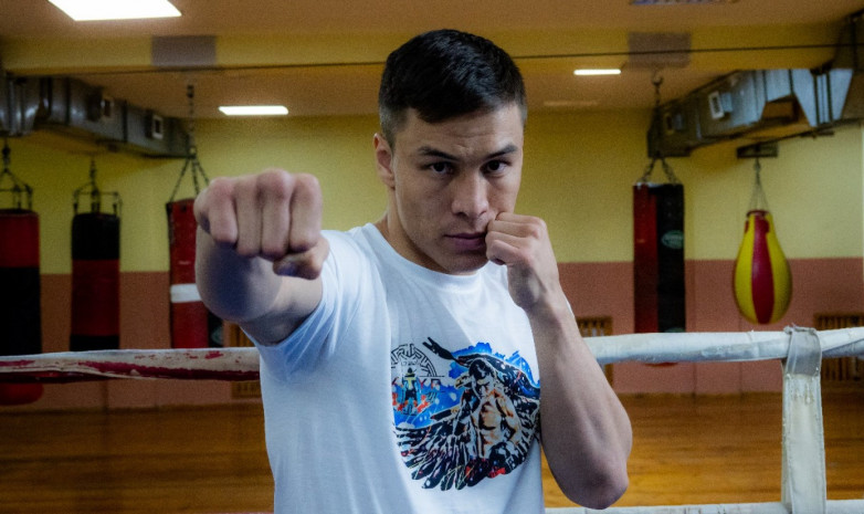 ВИДЕО. Казахстанский нокаутер готовится к бою с экс-чемпионом мира