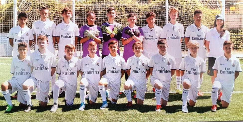 Во время межсезонья, Данил занимается с индивидуальным тренером либо проходит подготовку в лагерях известных клубов. Например, мадридского «Реала». 
