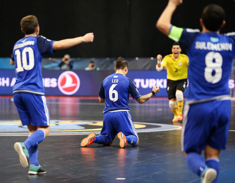 Сборная Казахстана по футзалу на втором чемпионате Европы подряд входит в четверку лучших команд