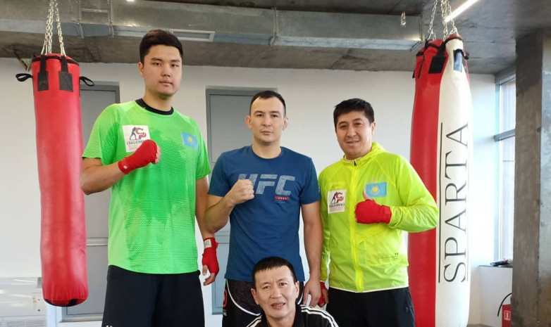 Исмагулов провел тренировку с казахстанским наставником по боксу