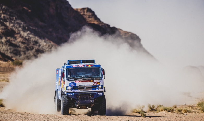 Экипаж Каргинова стал лучшим в «Дакар - 2020» на третьем этапе в классе грузовиков