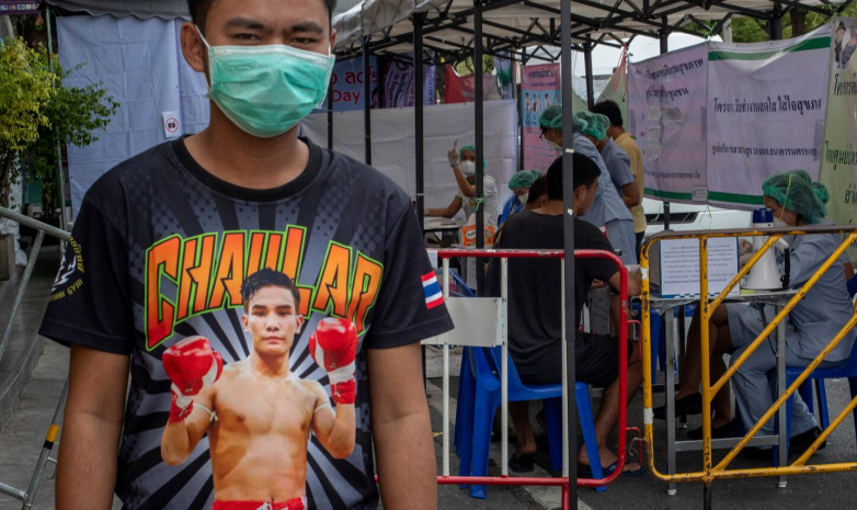 Всплеск числа зараженных в Таиланде из-за того, что на бой по кикбоксингу пустили зрителей