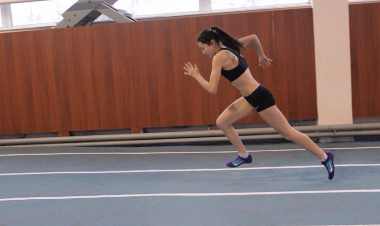Казахстанская легкоатлетка показала свои домашние тренировки во время карантина