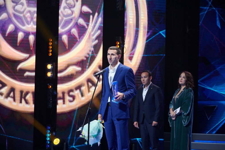 Защитник сборной Казахстана и «Астаны» Дмитрий Шомко на церемонии KFF Football Awards 2019