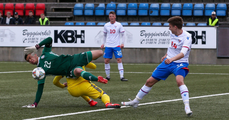 Мухамеджан Сейсен в матче с Фарерскими островами U-21 (3:1)