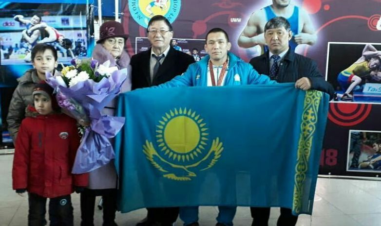 Ақтөбеліктер Азия чемпионы Нұрислам Санаевты салтанатты түрде қарсы алды